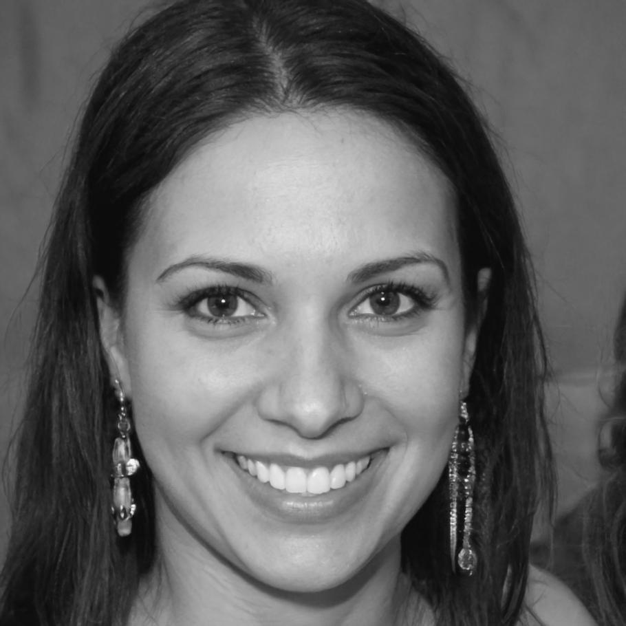 Kursleiterin beim Arbeiten an SEO Content